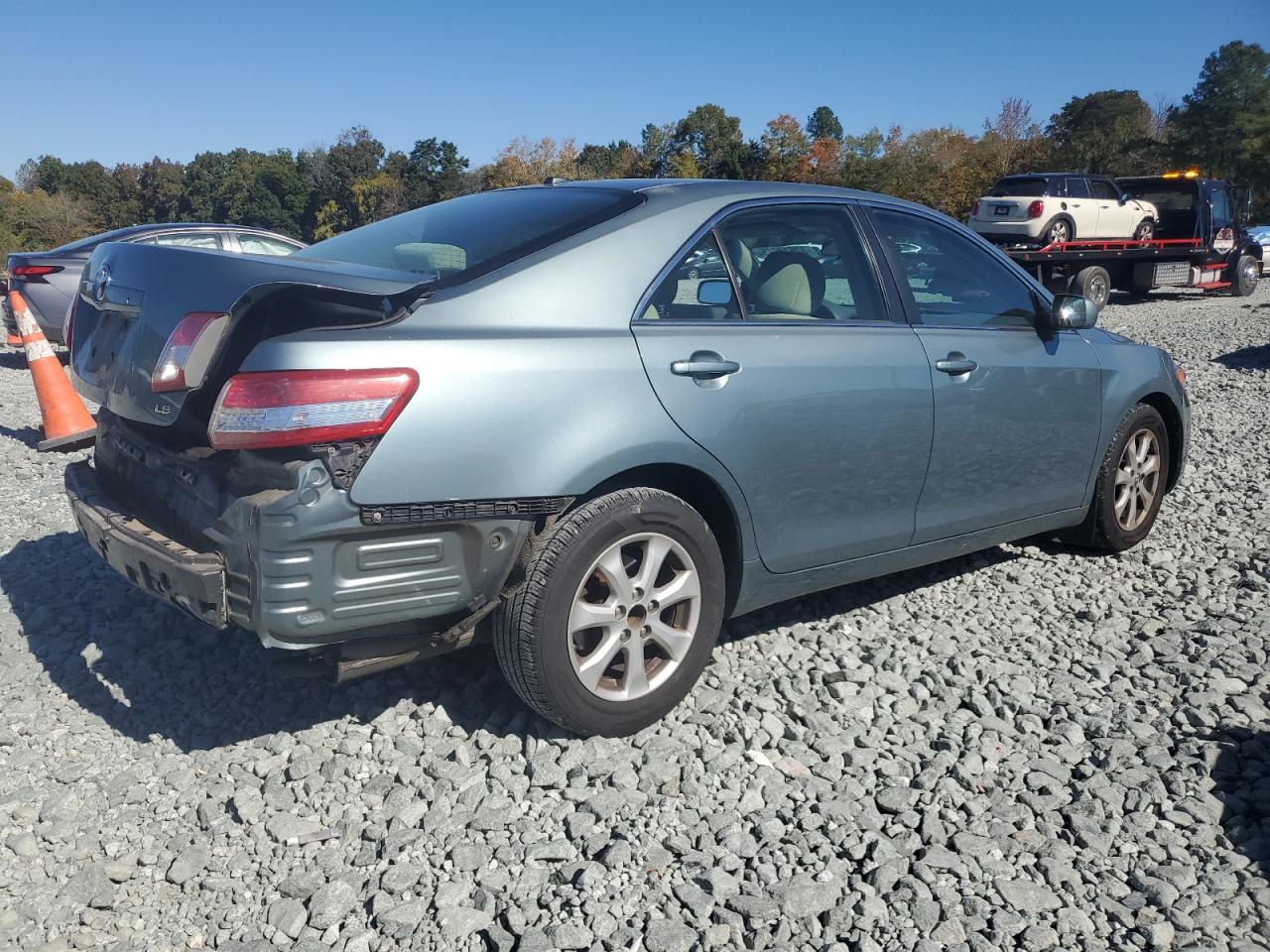 2011 TOYOTA CAMRY BASE photo 3