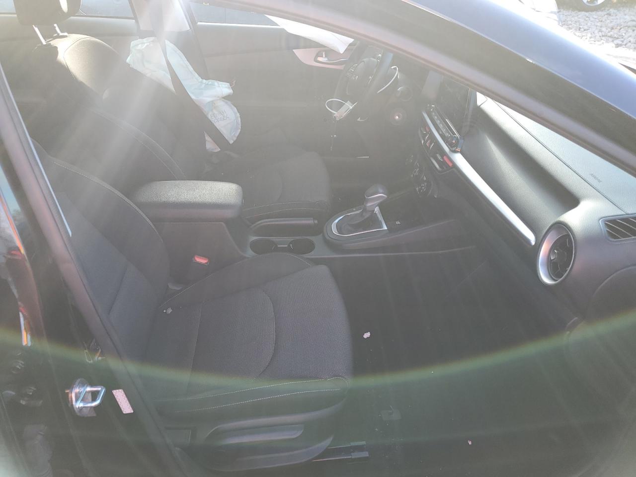 2023 KIA FORTE LX photo 7