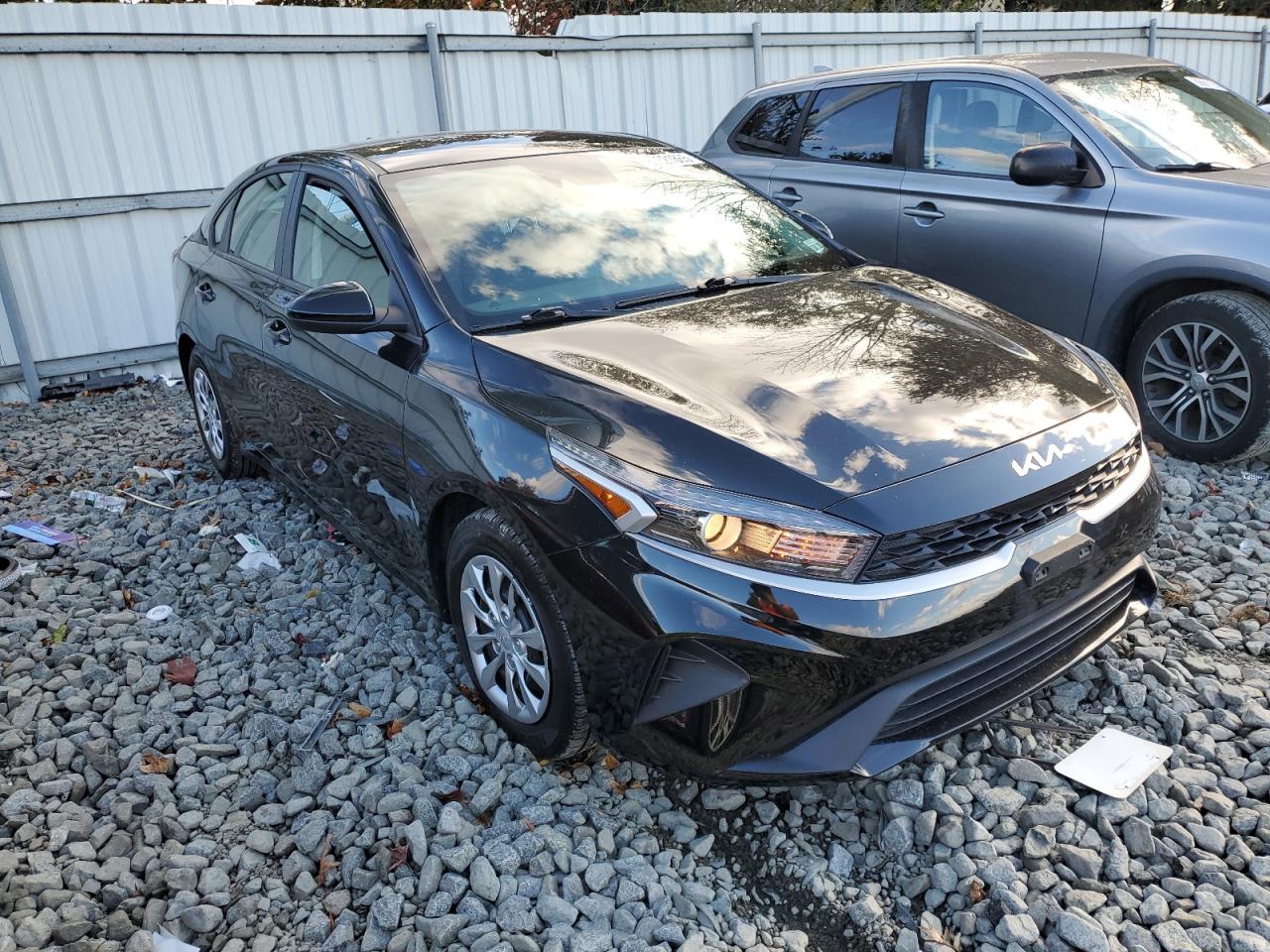 2023 KIA FORTE LX photo 4