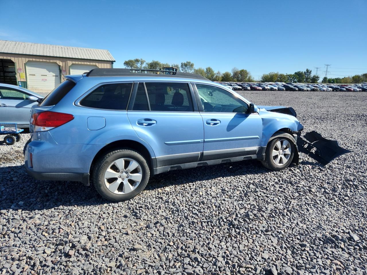 2012 SUBARU OUTBACK photo 3