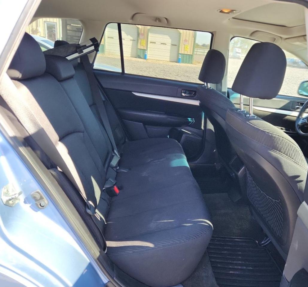 2012 SUBARU OUTBACK photo 10