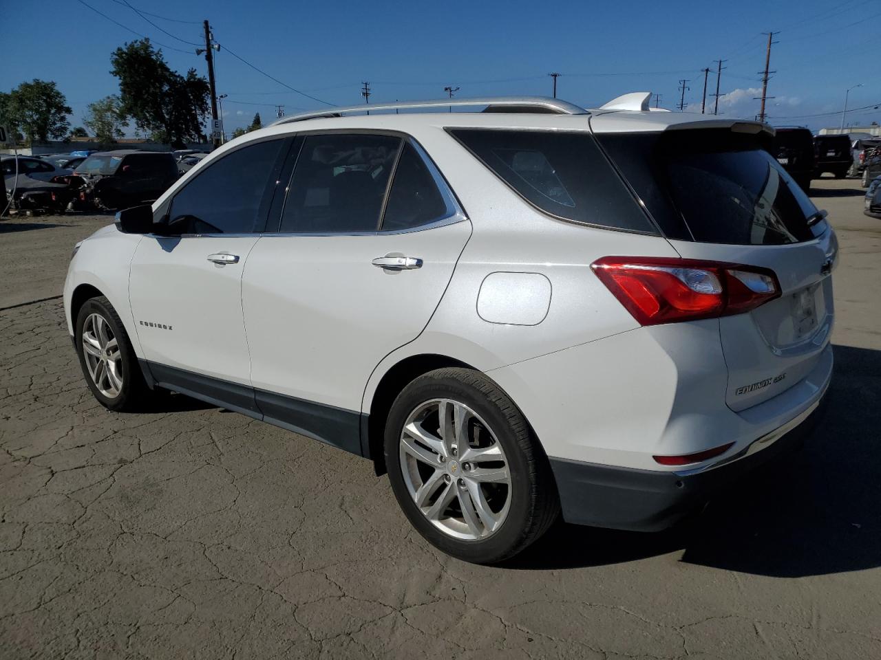 2019 CHEVROLET EQUINOX photo 2