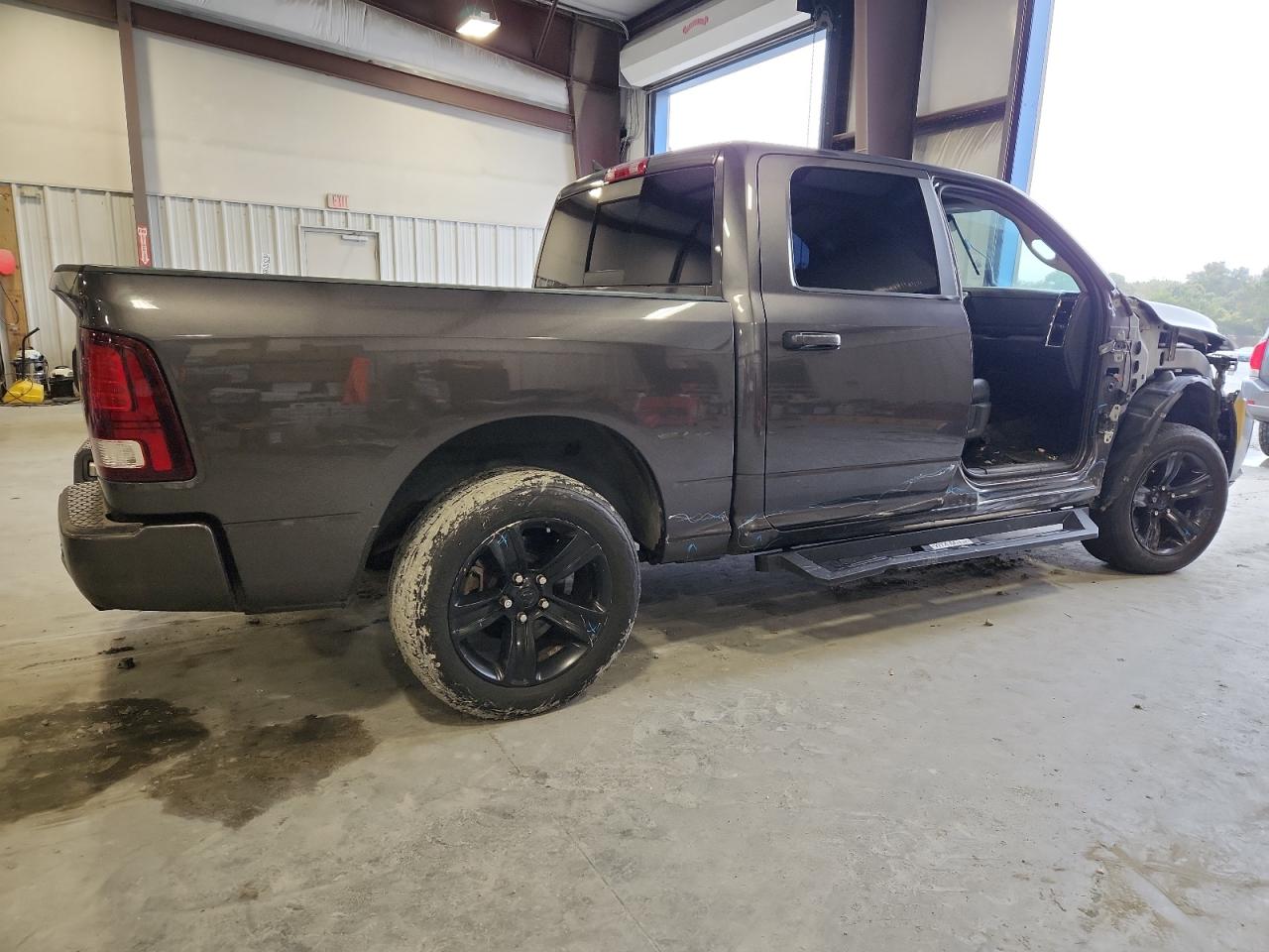 2018 RAM 1500 SPORT photo 7