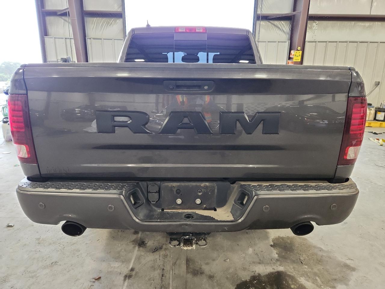 2018 RAM 1500 SPORT photo 16