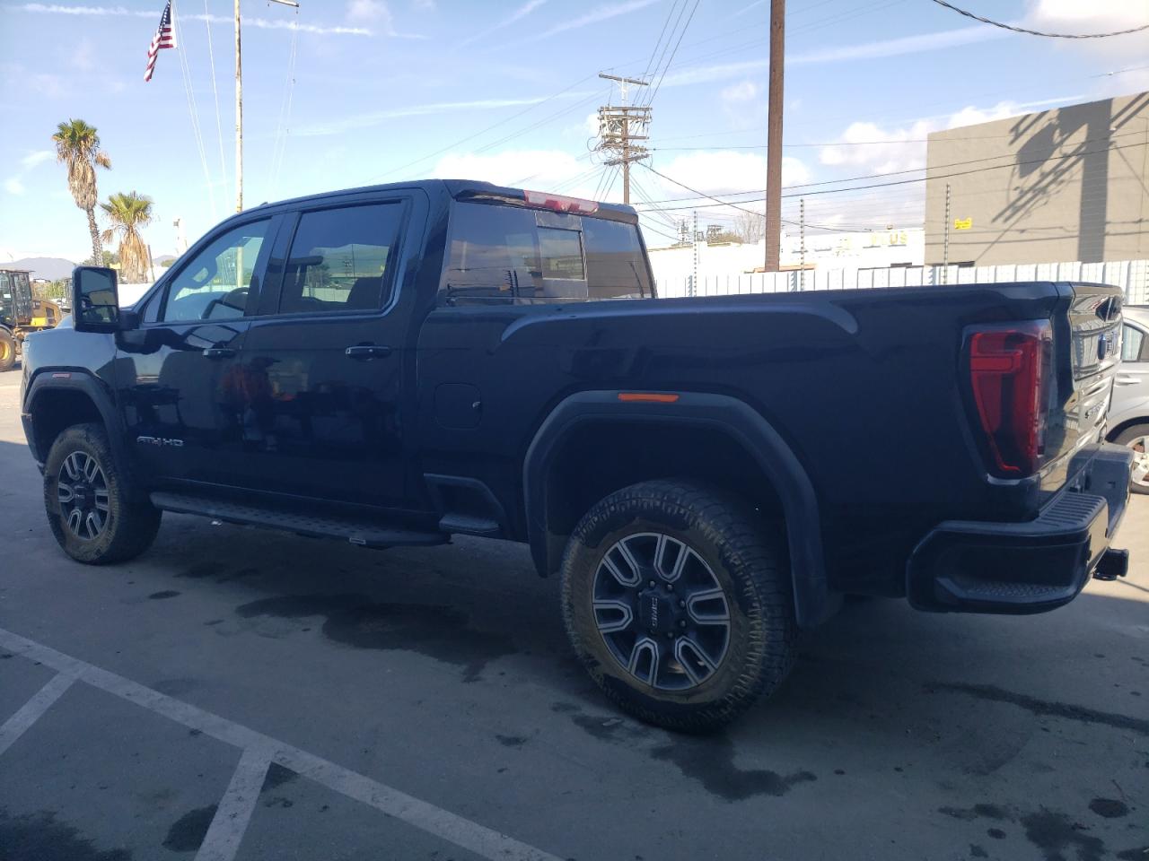 2021 GMC SIERRA K3500 AT4 photo 2