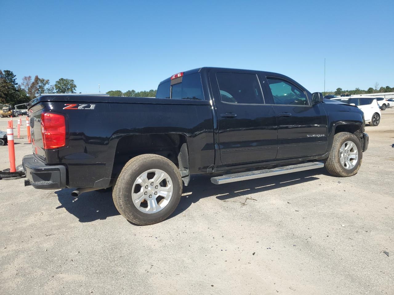 2018 CHEVROLET SILVERADO K1500 LT photo 7