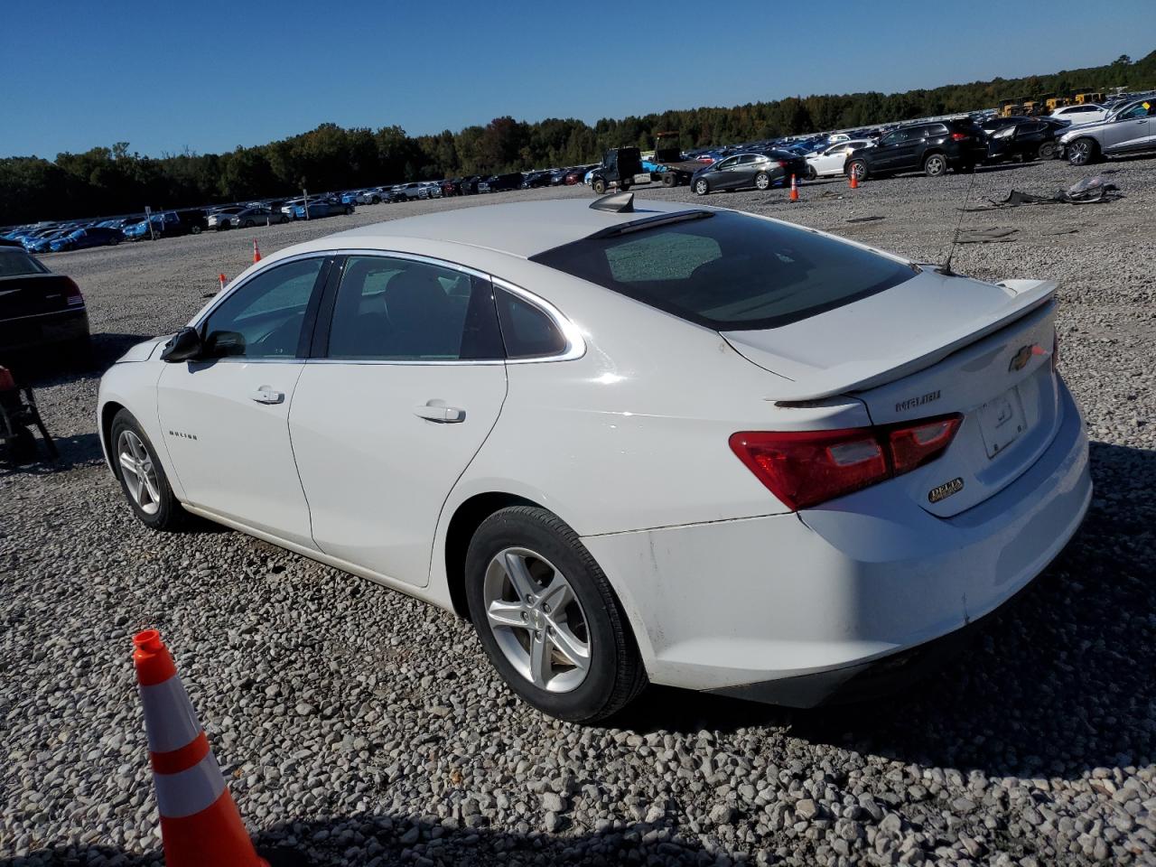 2020 CHEVROLET MALIBU LS photo 4