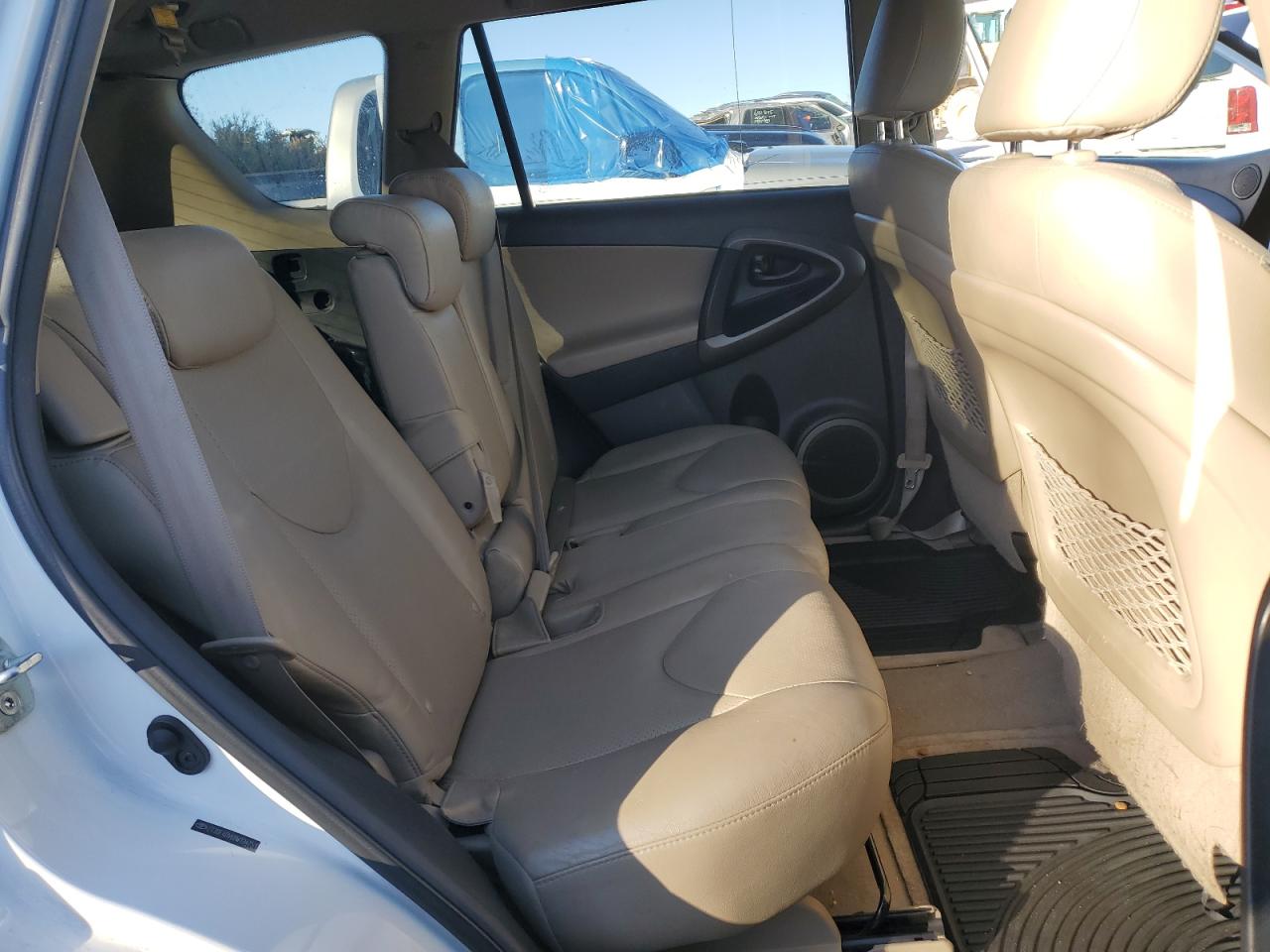 2011 TOYOTA RAV4 LIMITED photo 11