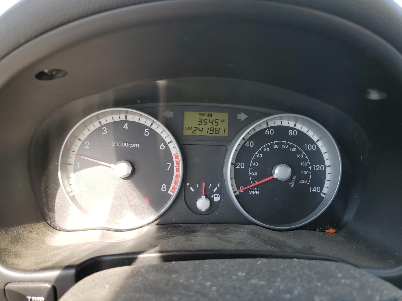 2009 HYUNDAI ACCENT SE photo 25