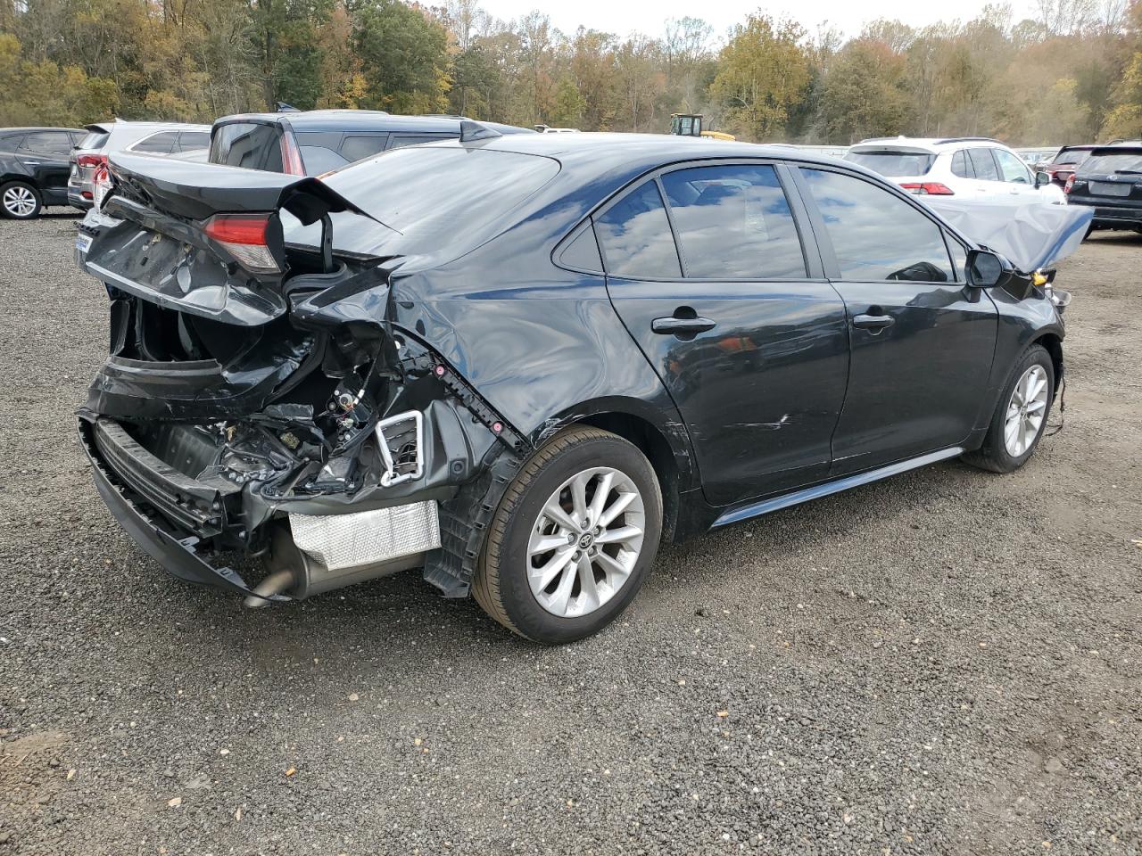 2022 TOYOTA COROLLA LE photo 3