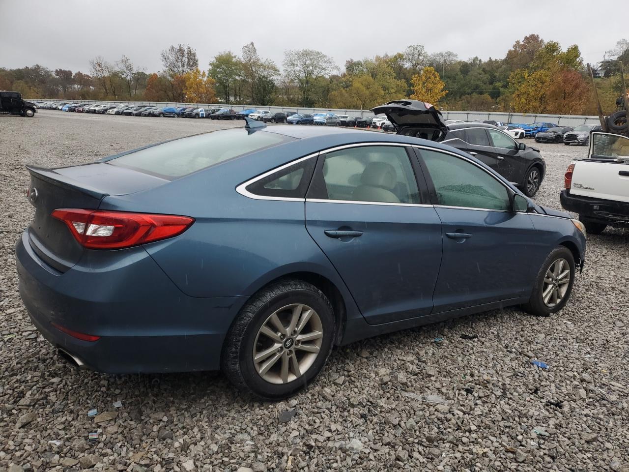 2015 HYUNDAI SONATA SE photo 5