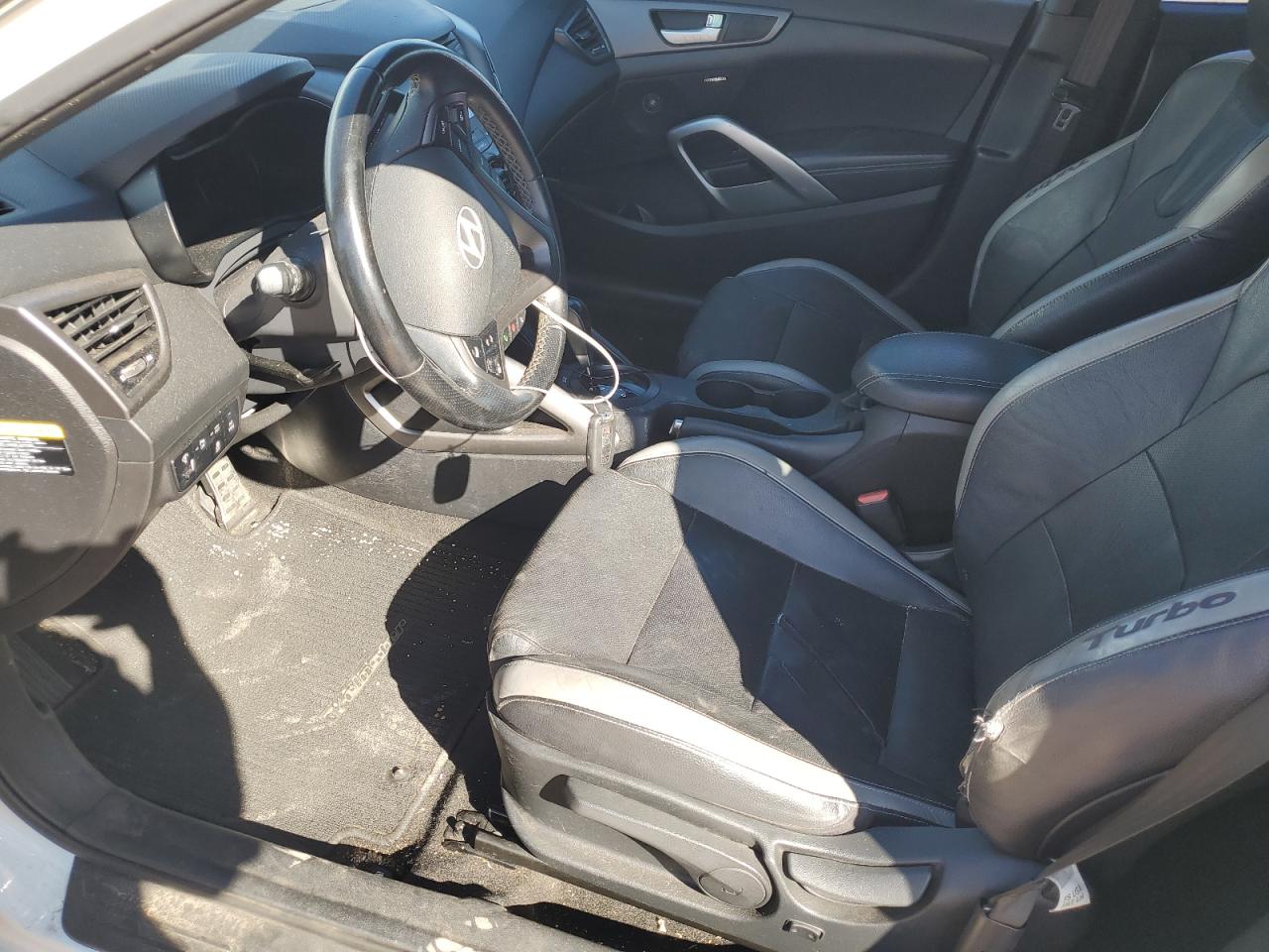 2016 HYUNDAI VELOSTER TURBO photo 19