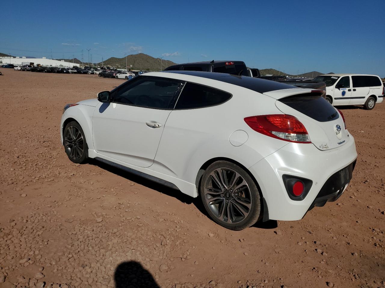2016 HYUNDAI VELOSTER TURBO photo 4