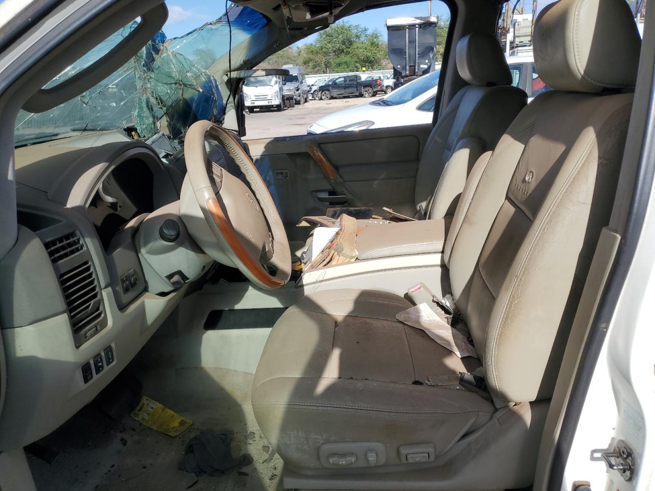 2005 INFINITI QX56 photo 19