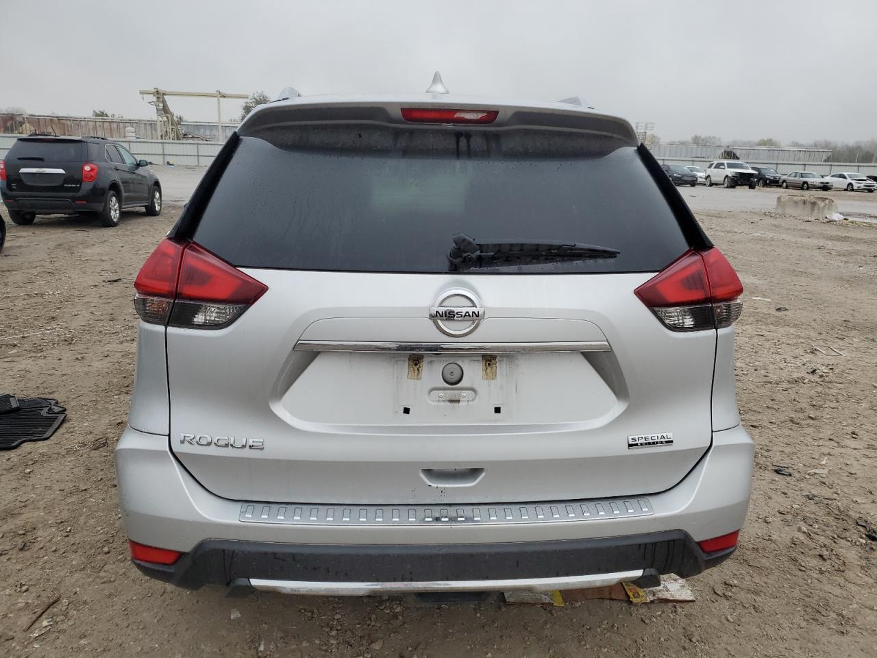 2019 NISSAN ROGUE S photo 11