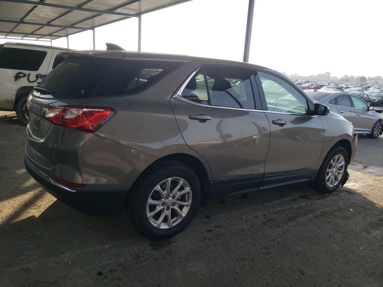 2018 CHEVROLET EQUINOX LT photo 3