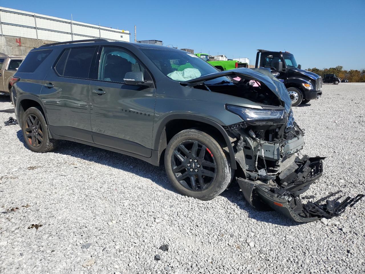2023 CHEVROLET TRAVERSE LT photo 4