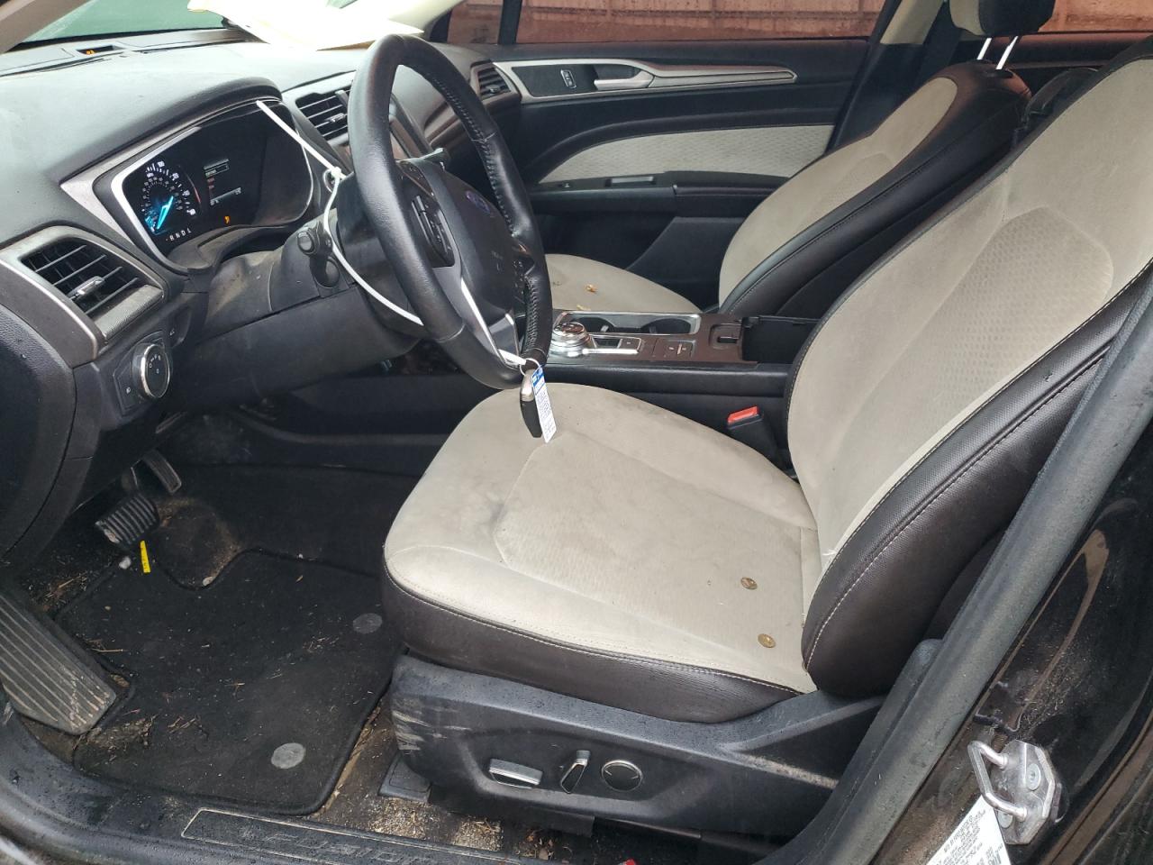 2020 FORD FUSION SE photo 17
