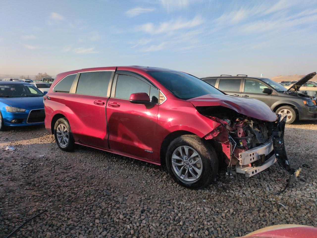 2021 TOYOTA SIENNA LE photo 7