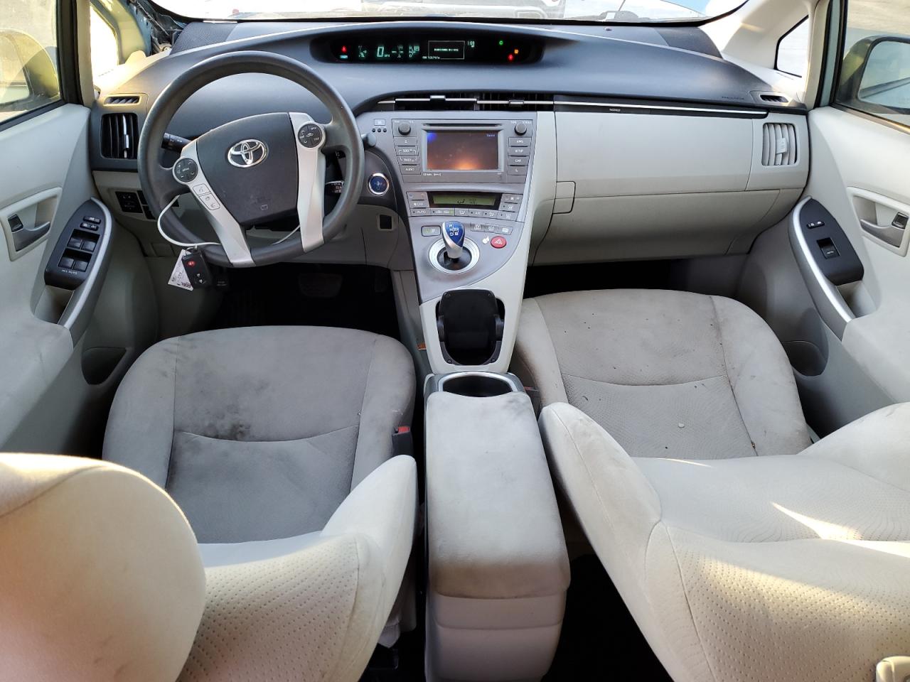 2014 TOYOTA PRIUS THREE photo 15