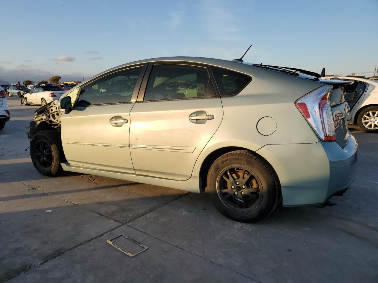 2014 TOYOTA PRIUS THREE photo 3