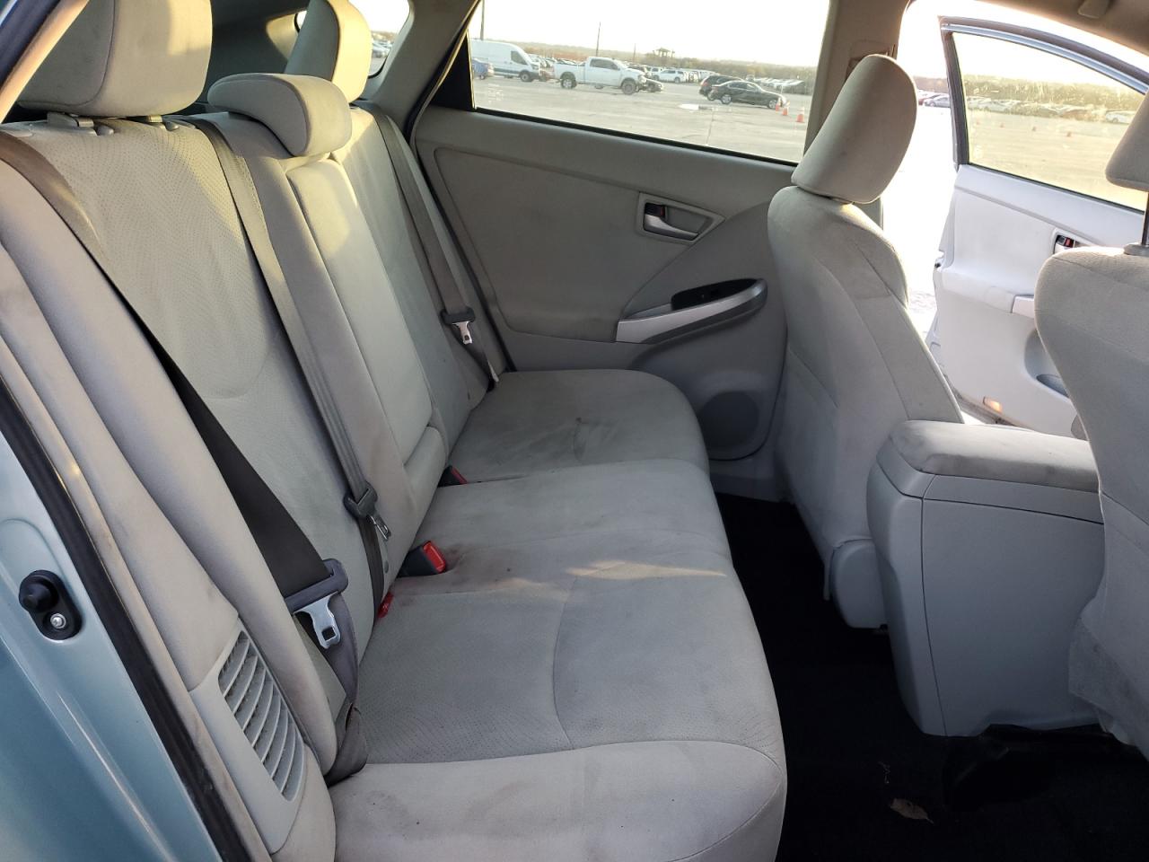 2014 TOYOTA PRIUS THREE photo 19