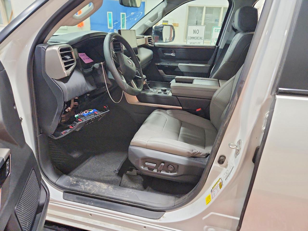 2024 TOYOTA SEQUOIA SR5 photo 14