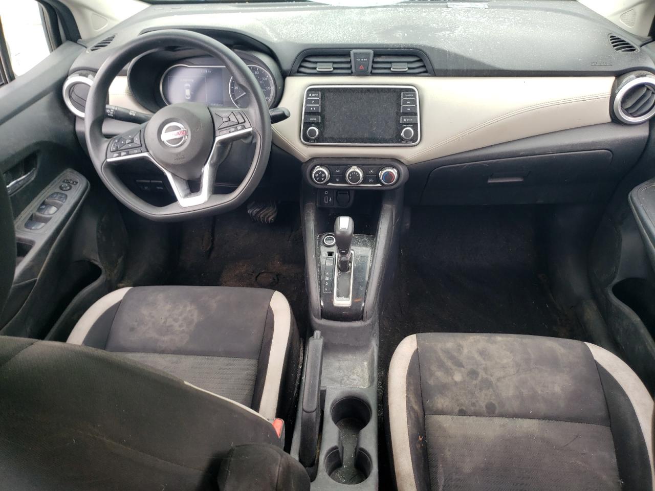 2020 NISSAN VERSA SV photo 8