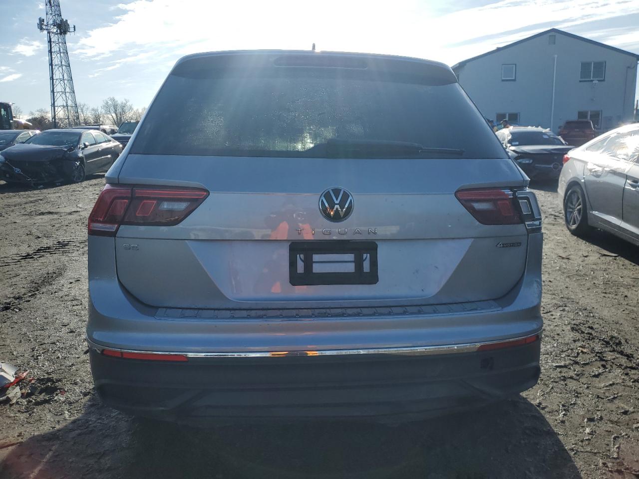 2024 VOLKSWAGEN TIGUAN SE photo 16