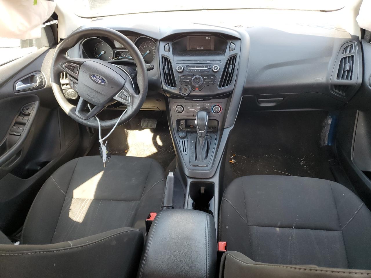 2018 FORD FOCUS SE photo 8