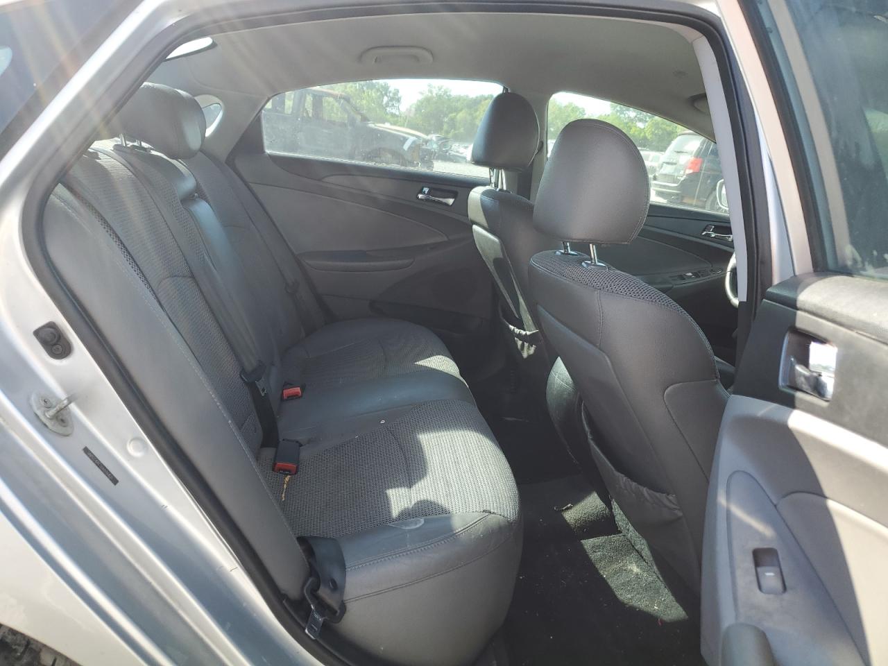 2013 HYUNDAI SONATA SE photo 10