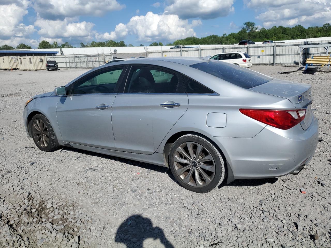 2013 HYUNDAI SONATA SE photo 2