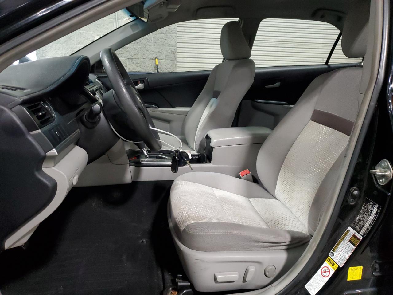 2014 TOYOTA CAMRY LE photo 19