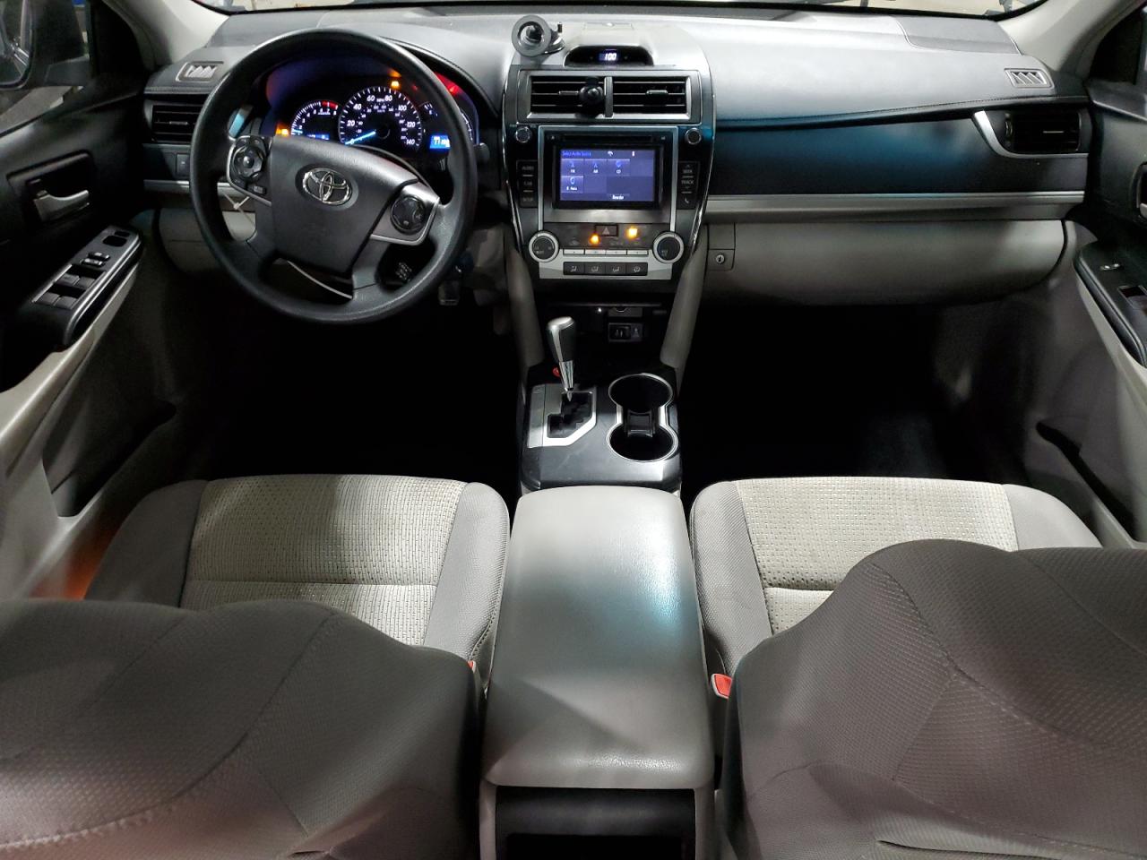 2014 TOYOTA CAMRY LE photo 22