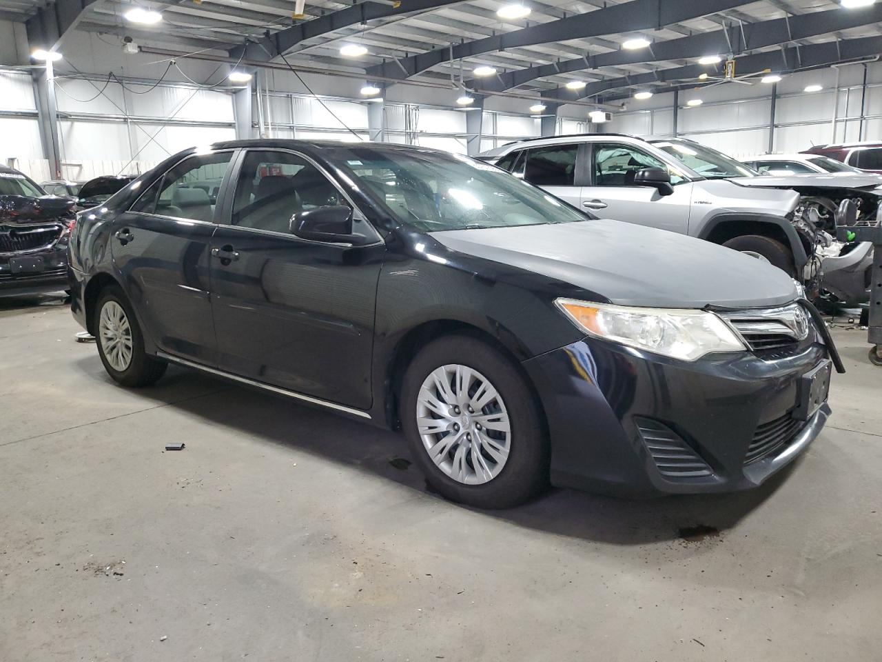 2014 TOYOTA CAMRY LE photo 10