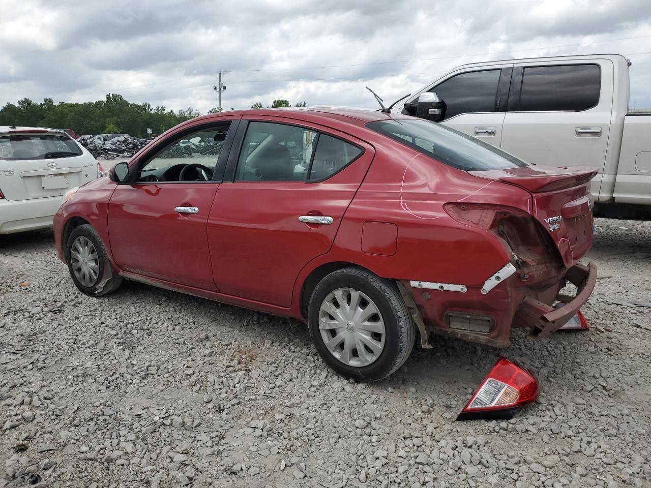 2014 NISSAN VERSA S photo 3