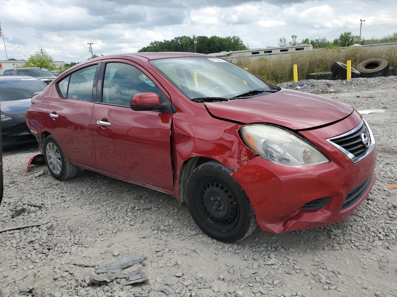 2014 NISSAN VERSA S photo 7