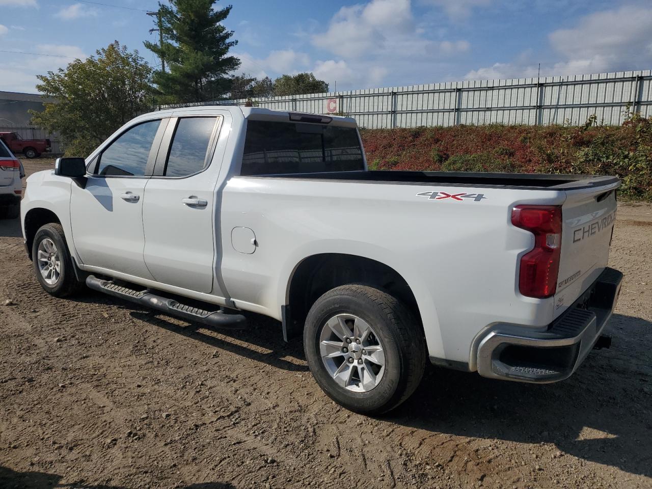 2020 CHEVROLET SILVERADO K1500 LT photo 3