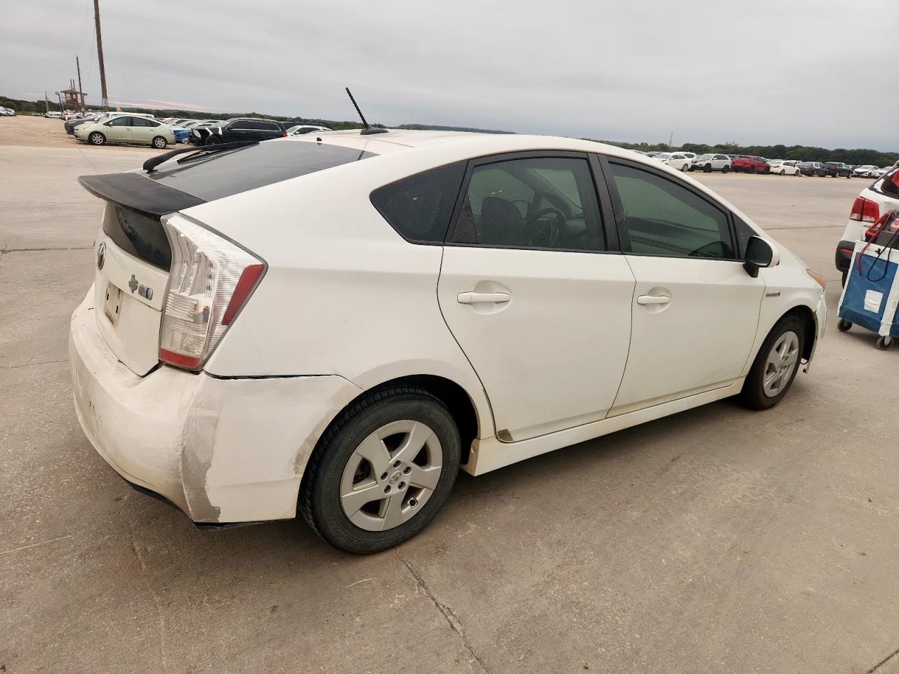 2011 TOYOTA PRIUS TWO photo 3
