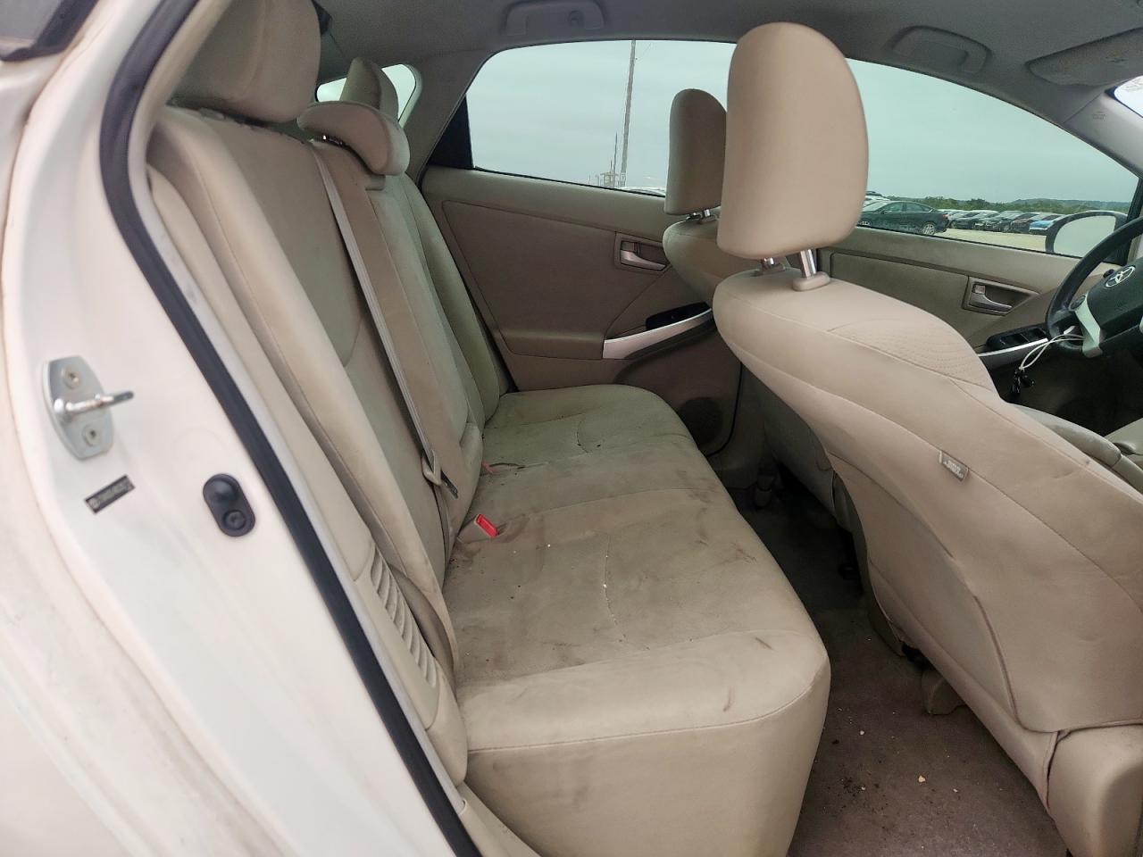 2011 TOYOTA PRIUS TWO photo 10