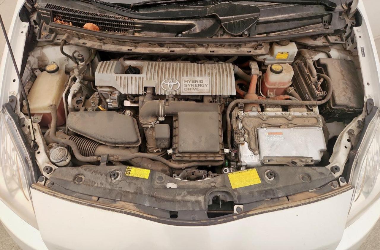 2011 TOYOTA PRIUS TWO photo 11