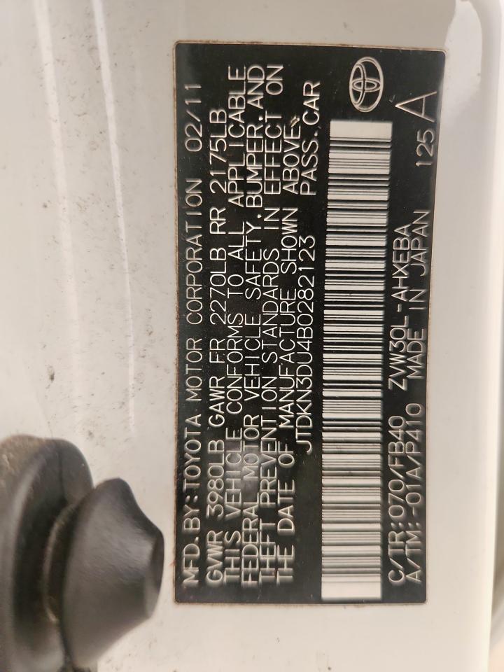 2011 TOYOTA PRIUS TWO photo 12