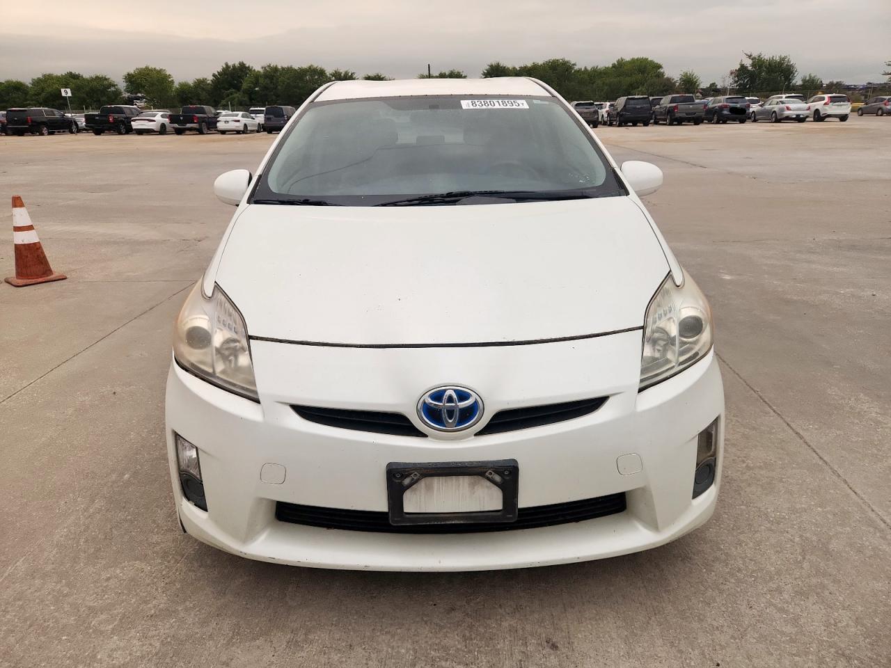 2011 TOYOTA PRIUS TWO photo 5