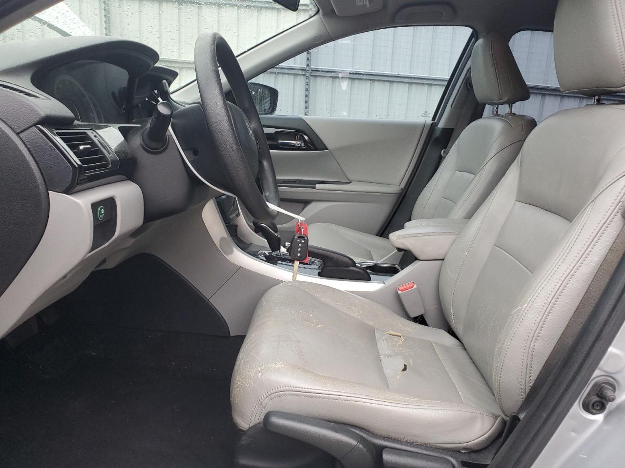 2016 HONDA ACCORD LX photo 7
