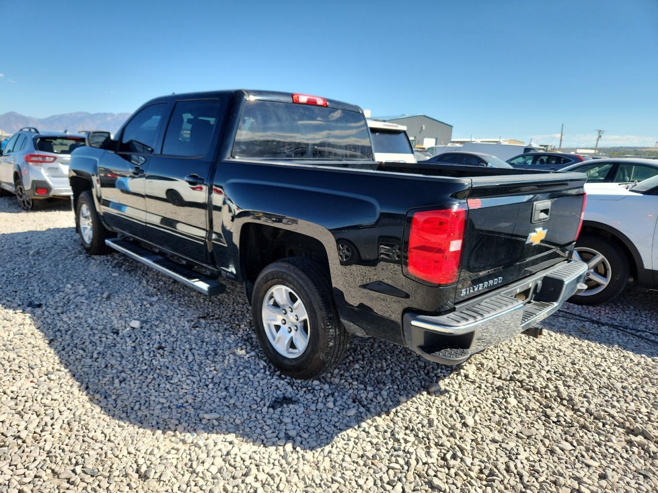 2017 CHEVROLET SILVERADO K1500 LT photo 4