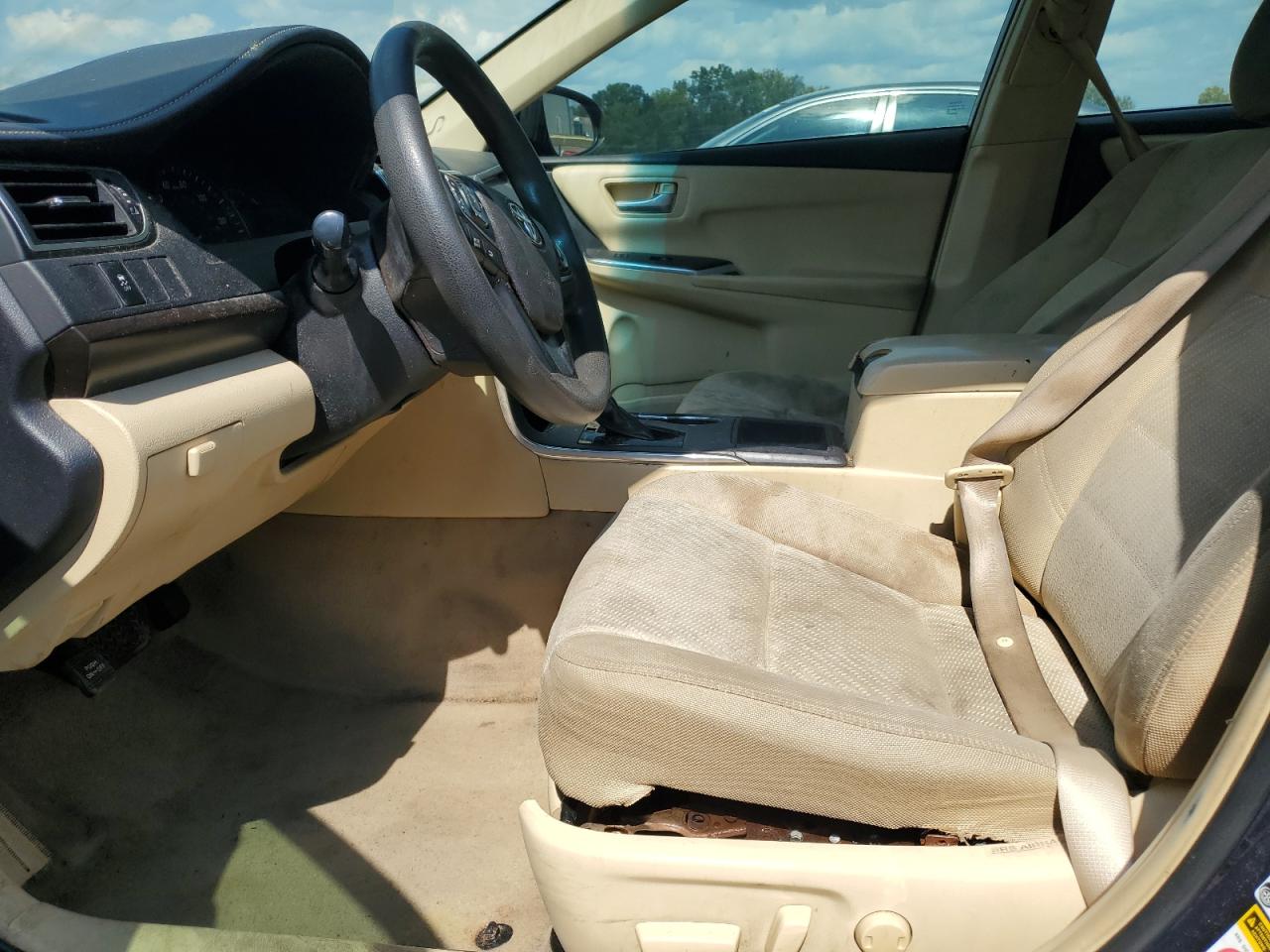 2015 TOYOTA CAMRY LE photo 7