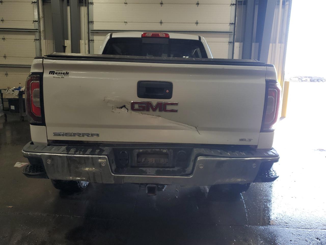 2017 GMC SIERRA K1500 SLT photo 16