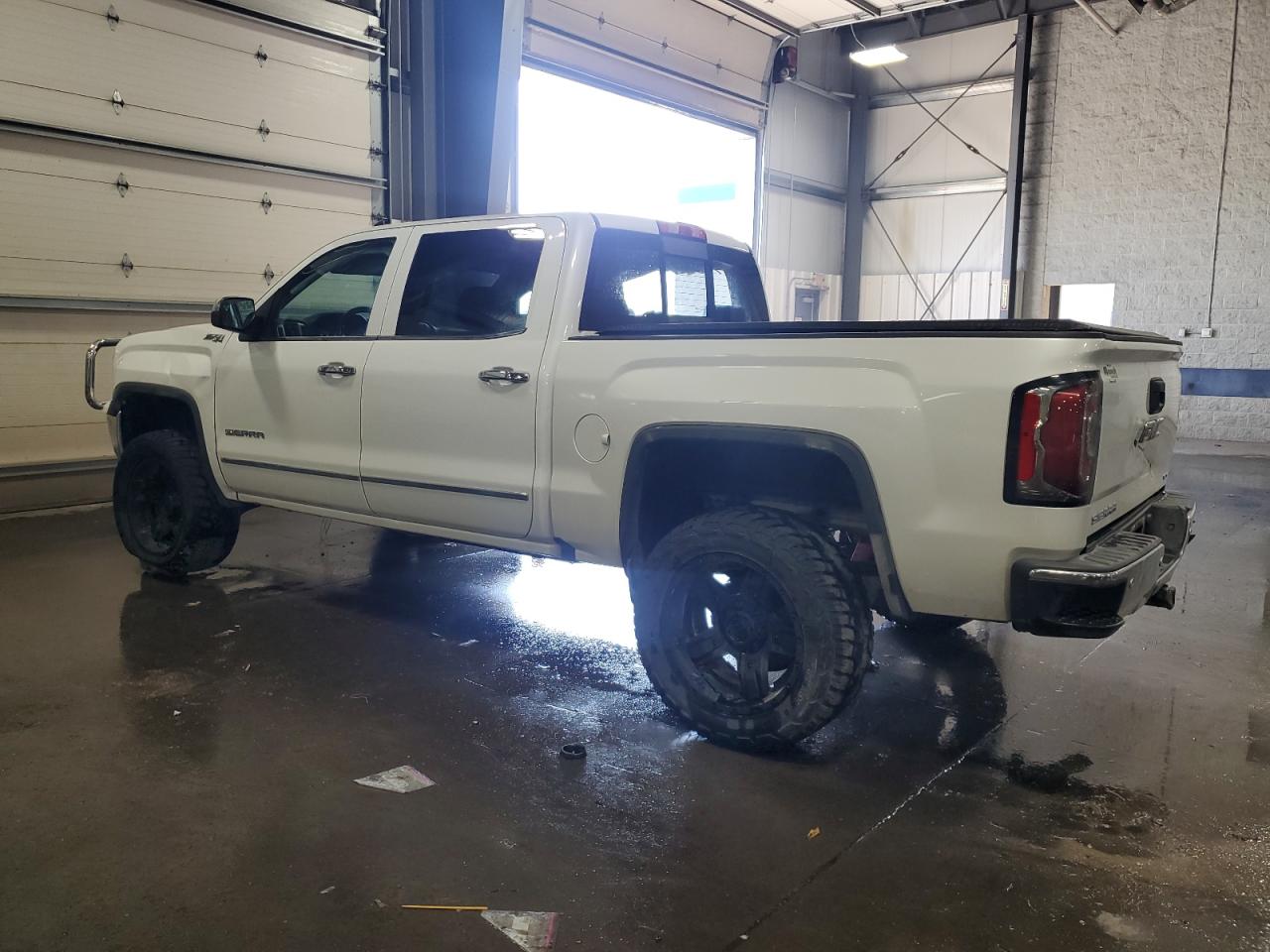 2017 GMC SIERRA K1500 SLT photo 4
