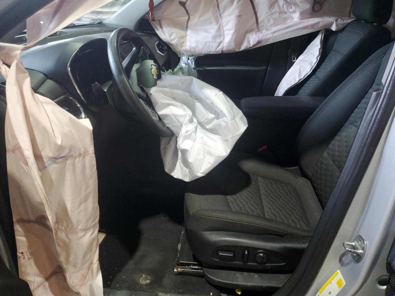 2020 CHEVROLET EQUINOX LT photo 19