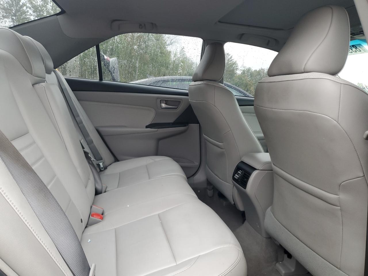 2017 TOYOTA CAMRY LE photo 10